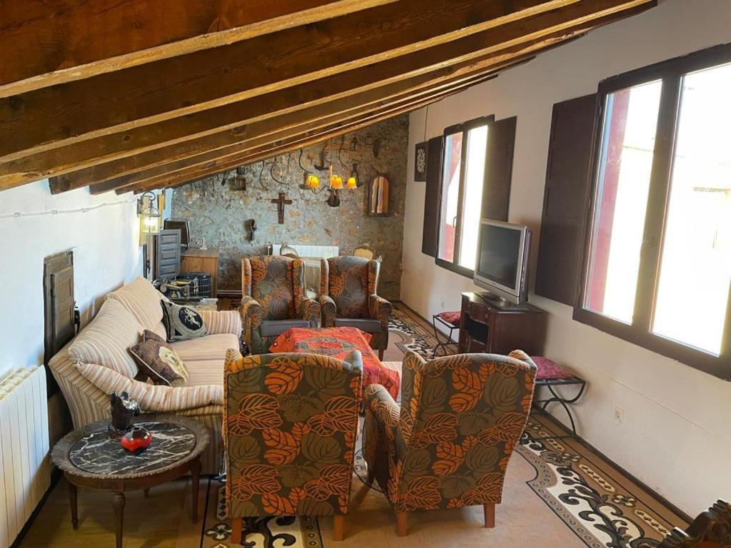 Casa Rural Vicenta 1750 Albentosa Luaran gambar